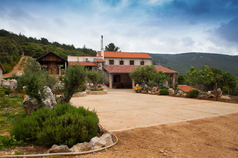 Hotel Zlatni Lav Martinscica  Bagian luar foto